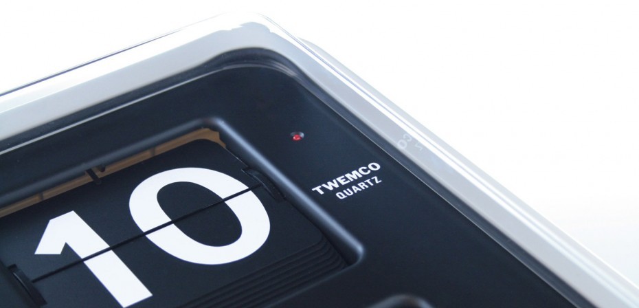 Close-up of TWEMCO flip clock number plates